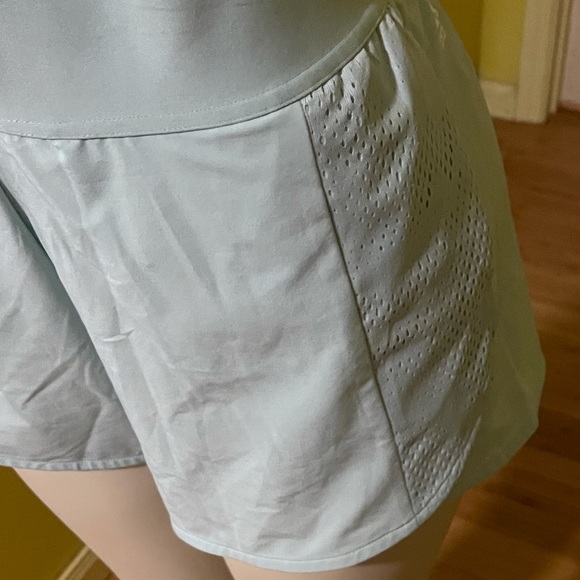 Women’s Adidas shorts NWT - Picture 2 of 7
